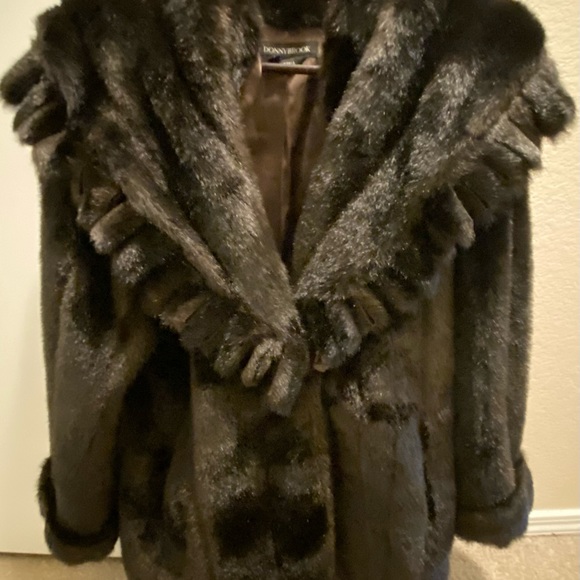 Faux Fur Brown mid-thigh Sz 8-10 - Picture 2 of 7